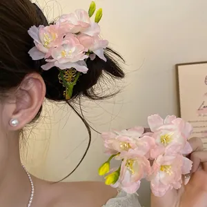 Pince à cheveux élégante en tissu rose pour femme, pince bec de canard florale romantique