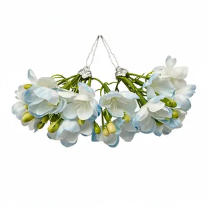 Épingles à cheveux élégantes avec fleurs en tissu bleu et blanc pour les vacances