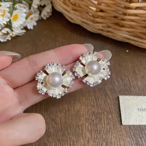 French Vintage Flower Stud Earrings With White Artificial Pearl Rhinestone Embellished Silver Earring Post Elegant Women Jewelry