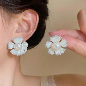 Elegant French style flower pearl stud earrings with zircon edges and silver needles