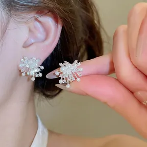 Elegant 18k gold plated zircon pearl firework clip-on earrings with high-end designer feel