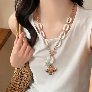 Vintage Flower Teardrop Pendant Necklace Light Luxury Alloy Acrylic Splicing Toggle Clasp Chain Elegant Jewelry For Women