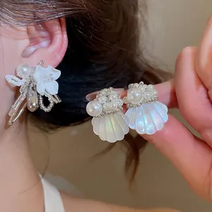 French Classic Artificial Pearl Shell Flower Stud Earrings With Silver Earring Post Island Holiday Sweet Women Jewelry