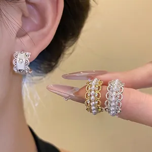 Pendientes de Botón en Forma de C Elegantes con Perla Artificial y Diamantes de Imitación Borde Festoneado Encaje Poste de Plata