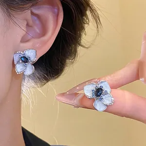 Orecchini a Bottone a Fiore in Smalto Eleganti Vintage Per Donna Con Perno in Argento Strass Blu Gioielli di Moda