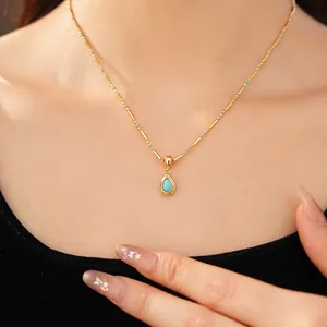 Élégant collier goutte en plaqué or 18 carats avec pendentif en zircon turquoise