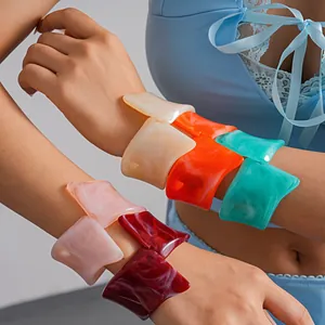 Irregular Geometric Twisted Resin Bangle For Women Marble Smudge Pattern Dopamine Style Bracelet Minimalist High Sense Jewelry