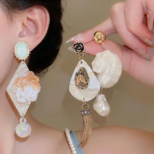 Vintage Vacation Style Alloy Shell Conch Drop Earrings With Silver Earring Post Artificial Pearl Tassel Earrings For Women Jewelry
