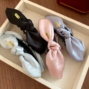 Barrettes banane en satin noué élégantes pour femmes dans des tons pastel vintage