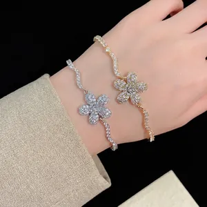 Elegant Zirconia Flower Pendant Bracelet Fashion Delicate Wave Chain Adjustable For Women Gold Silver Plated Copper Jewelry