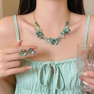 French Minimalist Metal Painted Flower Necklace Earring Jewelry For Women Vintage Light Luxury Botanical Floral Pendant Chain