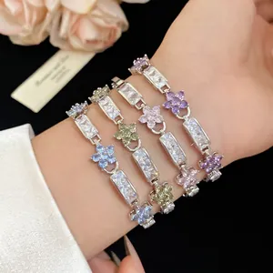 Bracelets élégants avec fleurs en zircon, accessoires raffinés en quatre couleurs