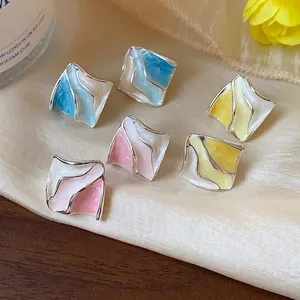 Orecchini a Bottone in Smalto Pieghettato Geometrico Con Perno in Argento Sterling 925 Dolce Colorato Smalto Ondulato Quadrato Donna