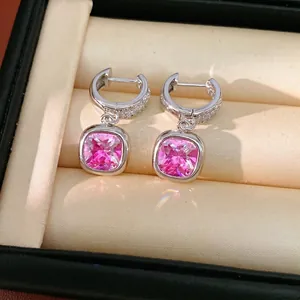 Eleganti orecchini pendenti quadrati geometrici con zirconi rosa