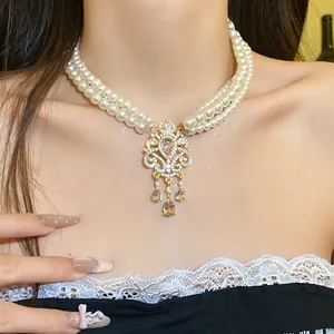 Girocollo di perle vintage francese con ciondolo a fiore in cristallo per le donne