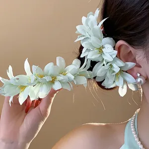 Elegant ancient style fabric flower hair pin with light green petals and dew details