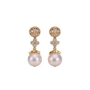 Elegant 18k gold plated clover flower and pearl drop earrings in a french retro design