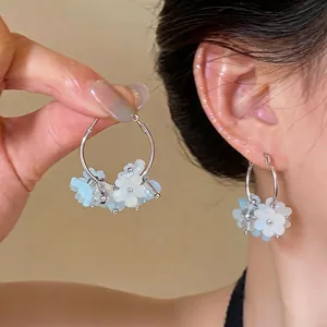Sweet Resort Style Resin Flower Hoop Earrings With 925 Sterling Silver Earring Post Elegant Fashion Jewelry For Women
