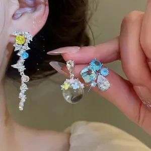 Boucles d'oreilles 2026 en zircone géométrique avec accents de cristaux colorés