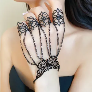 Bracciale ad anello a farfalla nera gotica vintage con design traforato chic
