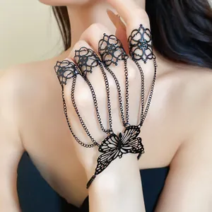 Elegante bracciale ad anello con farfalla nera vintage con anelli e catene a maglie
