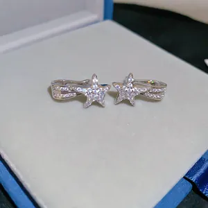 Detailansicht funkelnde Sternschnuppe Silber Zirkon Ohrklemmen ohne Ohrloch Schmuck