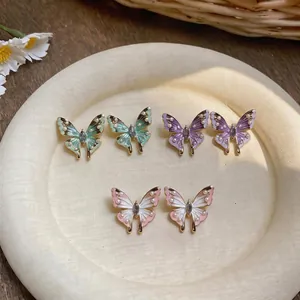 Exquisite Emaille-Schmetterling-Perlenohrringe in Mintgrün, Lila und Rosa für Damen