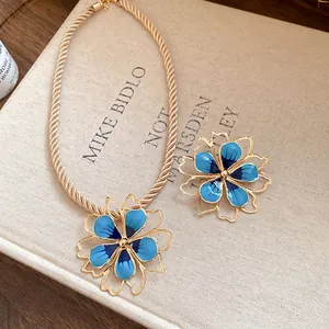 Vintage blue enamel flower pendant necklace and earrings jewelry set with rope chain