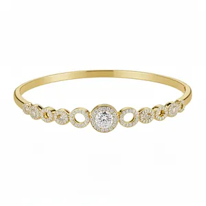 Elegante brazalete bañado en oro de 14K con circonitas geométricas para mujer