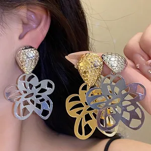 Vintage Metall Hohl Blume Anhänger Ohrringe Mit Silber Ohrringpfosten High End Retro Stil Florale Hängeohrringe Für Damen