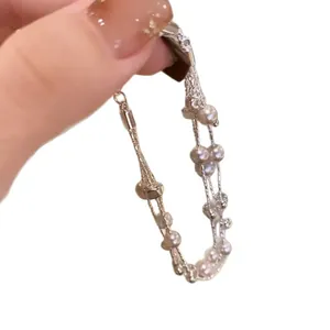 Elegante pulsera de perlas multicapa con cuentas plateadas de estilo francés para mujer
