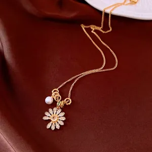 Exquis Collier Pendentif Fleur en Zirconia Pour Femmes Rétro Plaqué Or Cuivre Perle Artificielle Chaîne de Clavicule Bijoux Cadeau