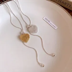 Exquisite Fashion Hollow Heart Pendant Necklace For Women Adjustable Snake Chain Alloy Electroplated Lightweight Luxury Sweater Chain
