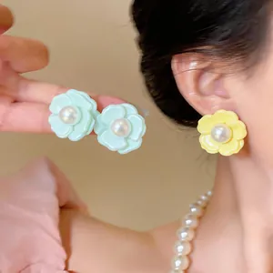 Korean Style Resin Flower Stud Earrings For Women With 925 Sterling Silver Earring Post Sweet Artificial Pearl Floral Earrings Jewelry