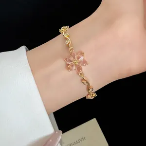 Bracelet fleur en zircon plaqué or 18 carats au style vintage élégant