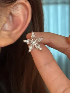 Elegant sparkling zircon snowflake ear cuff for non-pierced ears in minimalist style
