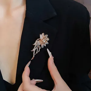 Spilla a Fiore in Lega Vintage con Opale e Strass Elegante Corsage Floreale Gioielli di Moda per Donna Matrimonio Banchetto