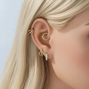 Parure de boucles d'oreilles de piercing dorées en acier inoxydable avec pierres de CZ