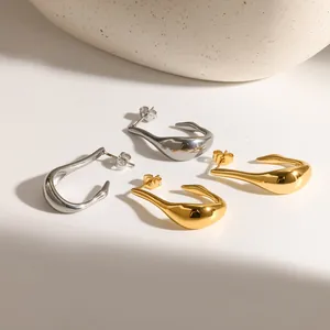 Minimalistische Ohrringe aus Edelstahl in Gold und Silber für Damen im Hakendesign