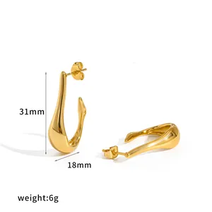 Vergoldete Edelstahl-Ohrhänger mit Größenangaben in Gold