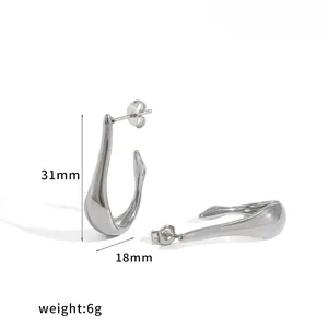 Silberne Ohrringe aus Edelstahl in Fischhakenform, 31 mm hoch, 6 g schwer