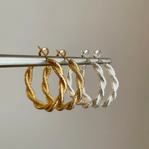 Pendientes de Aro Retorcidos Esmerilados Estilo Europeo para Mujer Diseño de Cuerda de Metal de Cobre Brillante Joyería de Alta Gama
