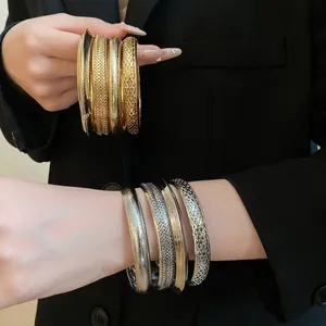 Set di Bracciali Rigidi in Stile Western per Donna Retrò Statement Ampia Superficie in Metallo Geometrico Oro Argento Gioielli Galvanici