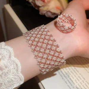 Set Bracciale e Anello Magnetico con Perline in Vetro Colorato Gioielli in Lega Tessuti a Mano Minimalisti per Donna Accessori