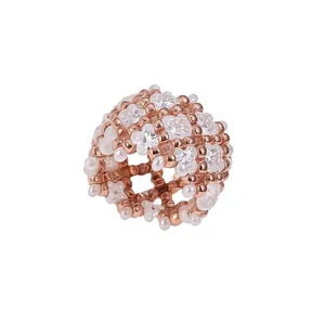 Elegante ciondolo in oro rosa con cristalli di zirconia e delle piccole perle bianche