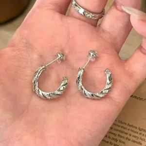 Minimalist Twist Zirconia Hoop Earrings For Women Copper Light Luxury Design Bowtie Stud Earrings Jewelry Accessory Gift