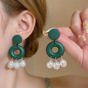 925 Sterling Silver Post Dark Green Geometric Wood Disc Drop Earrings With White Baroque Artificial Pearl For Women Fashion Jewelry