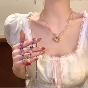 Collana con Ciondolo Fiore Rosa Eterna Perline di Cristallo Design Dolce e Cool Ottone Zirconia Catena Clavicola per Gioielli Donna