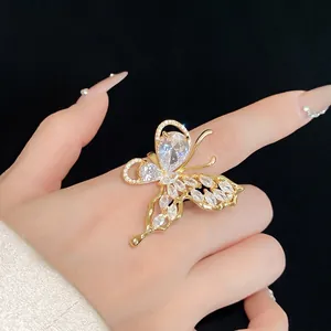Anello Aperto a Farfalla con Zirconia Stile Reale Vintage Gioielli in Rame Placcato Oro Elegante Anello per Donna Festa Banchetto