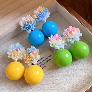 Vacation Style Resin Floral Stud Earrings For Women Sweet Gradient Flower Round Bead Earrings With Silver Earring Post Jewelry